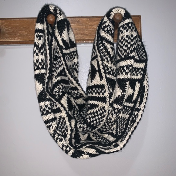 Scarf✨ - Picture 2 of 2